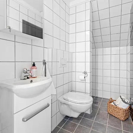 Lovely In With Kitchen * Gjeving
